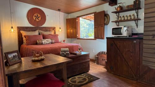 A loving farm cabin just for you and your love! in Alto Kaparao