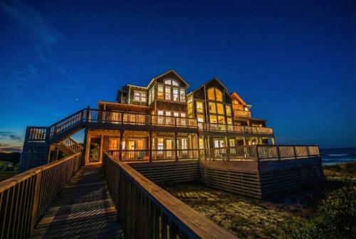 Hemingway Estate No Resort Fee Sleeps 32 Events Welcome – khách sạn tại Ocean Hill