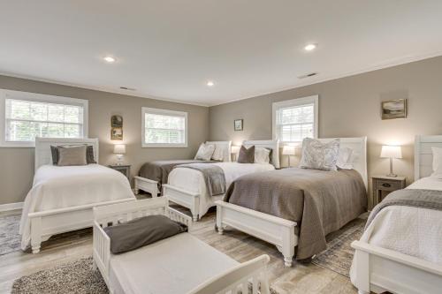 Shoals Area Oasis w/ Boat Dock & Outdoor Kitchen in Killen (AL)