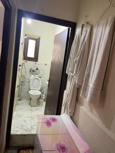 Shower, Sweetdreams stay in Bel Aroussi