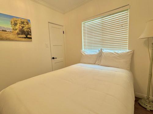 Prime West Los Angeles 4 Bedroom 2 Bathroom House, Los Angeles (fotografie 10)