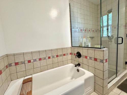 Prime West Los Angeles 4 Bedroom 2 Bathroom House, Los Angeles (fotografie 7)