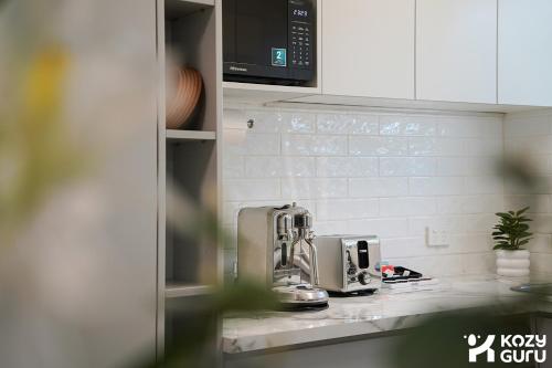 KozyGuru | Mosman | Serene Boutique Apt Retreat - image 6
