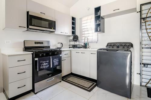 Sunshine Suite in Spanish Town