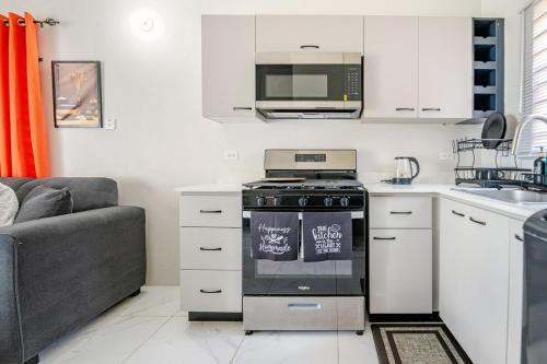 Sunshine Suite in Spanish Town