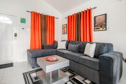 Sunshine Suite in Spanish Town