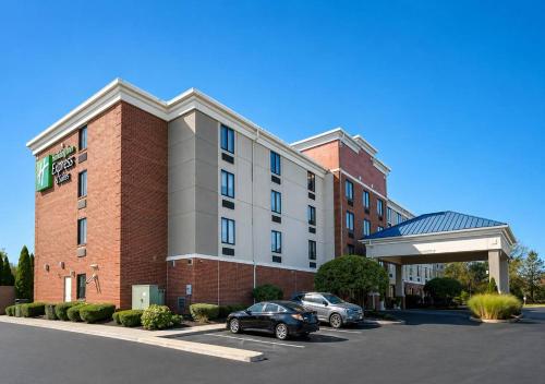Holiday Inn Express Hotel & Suites Columbus Airport by IHG
