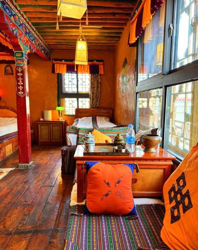 Shambhala Palace Hotel - image 5