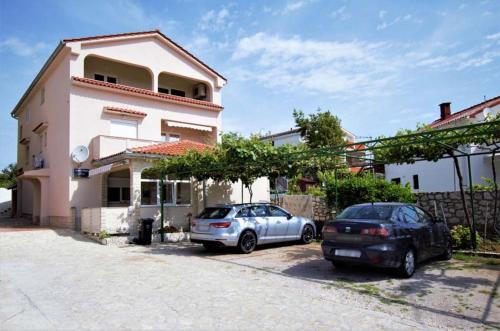 Apartments Loris – khách sạn tại Lopar