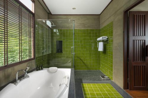 room detail thumbnail 2