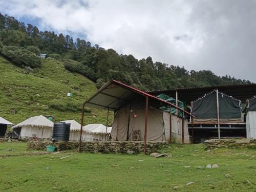 Pacific Camp Chopta in Baniyakund