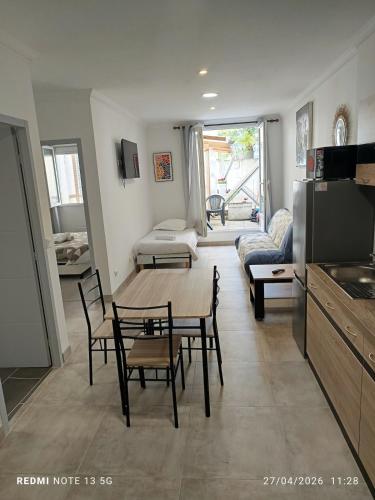 T2 centre Lourdes, proche sanctuaire avec balcon