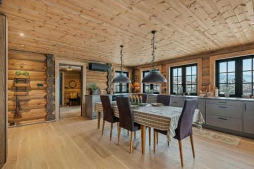 Viesnīcas āriene, Hand-Crafted Cabin In Evardalen Near Hovden in Brokke