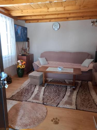 Vikendica Jana in Trnovo