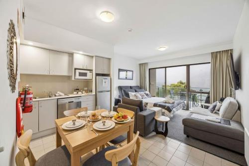 Lantern 22 - Balcony - Apartment - Thredbo