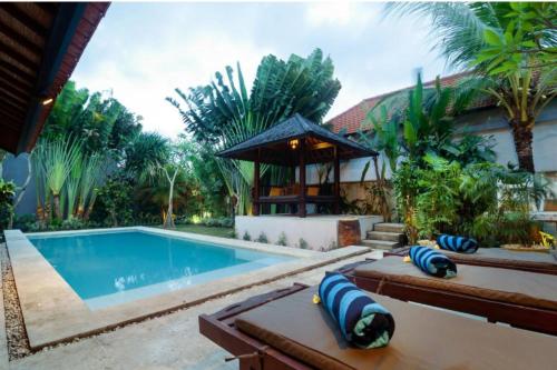 Plage 7 BR Private Pool Villa - image 4