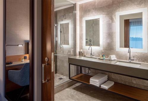 Hyatt Regency Lake Washington at Seattle's Southport - image 35
