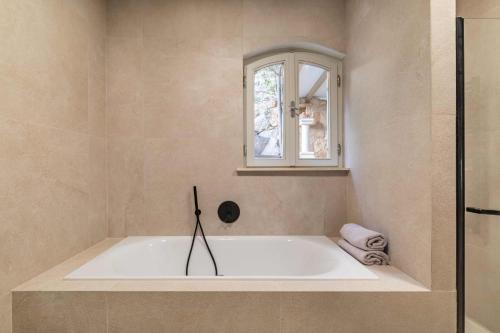 Luxury Villa Hvar Carpe Diem newly renovated with private pool by the sea - image 2