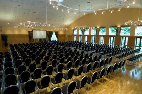 Ballyroe Heights Hotel - image 3