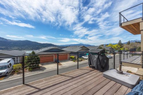 River Scene - Great Views! 30 day minimum required home - image 10