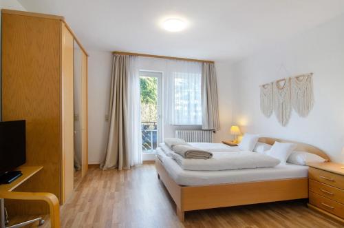 1 queen bed