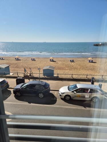 Westcliffe chalets channel view in Chale