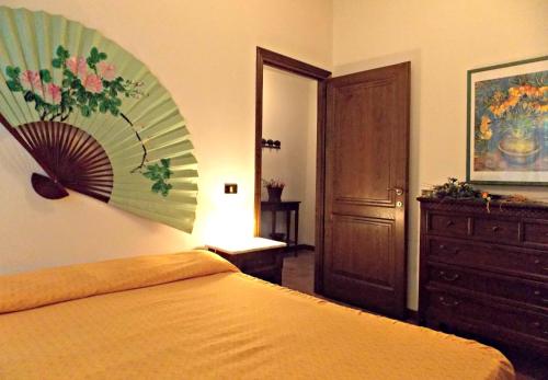 Two-Bedroom House image 5