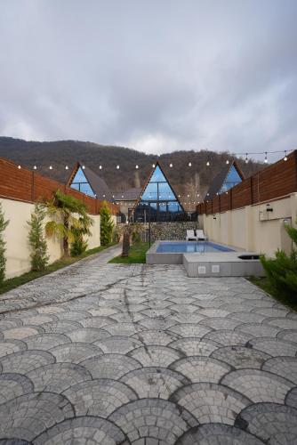 Buitenkant, Aframe Aura in Nohurqishlaq