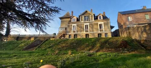 Viesnīcas āriene, La Croisée des Chemins (La Croisee des Chemins) in Arques La Bataille