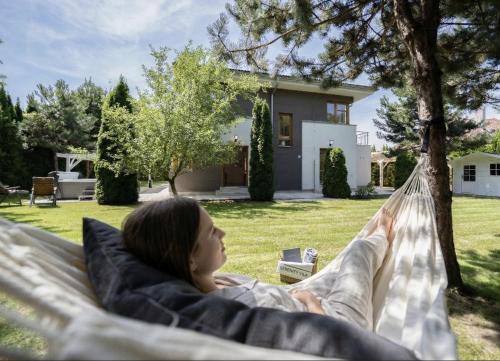 Serenity Luxusní vila s vířivkou a zahradou u Prahy – khách sạn tại Pruhonice