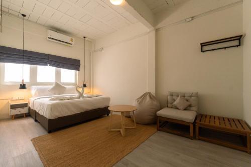 room detail thumbnail 0