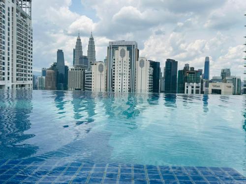 Majestic Residence KLCC By Homestay - image 2