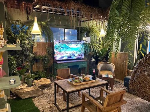 The Oasis on 8 Cozy Homestay & Café - image 9
