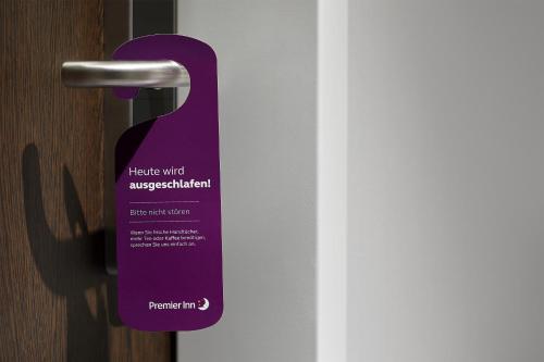 Premier Inn Frankfurt Westend - image 2