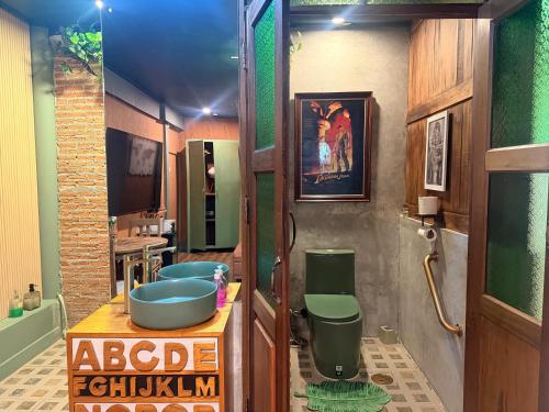 The Oasis on 8 Cozy Homestay & Café - image 5