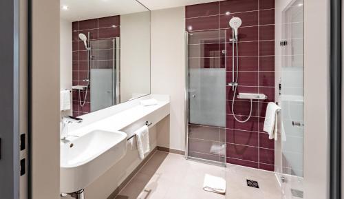 Premier Inn Frankfurt Messe - image 13