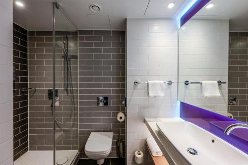 Premier Inn Berlin Kurfürstendamm - image 10