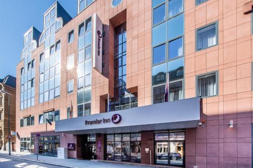 Premier Inn Frankfurt City Centre - image 13