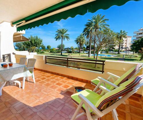Apartamento Playa Grande Dénia en primera línea de playa con piscina y gran terraza by Family Homes