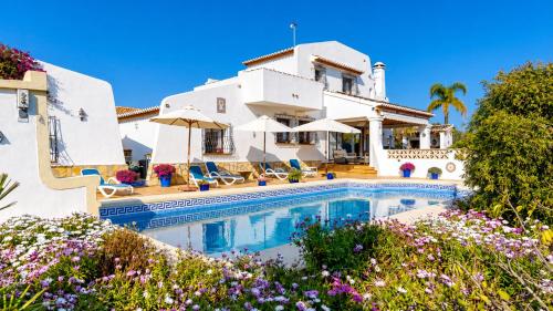 Villa Limonero en Jávea con piscina privada y terraza by Family Homes