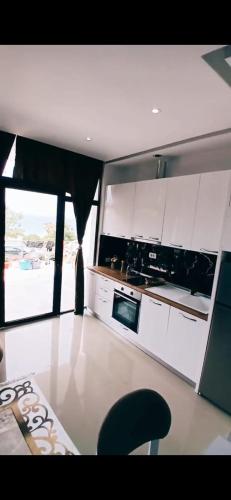 Luxury Sea View Apartments - image 3