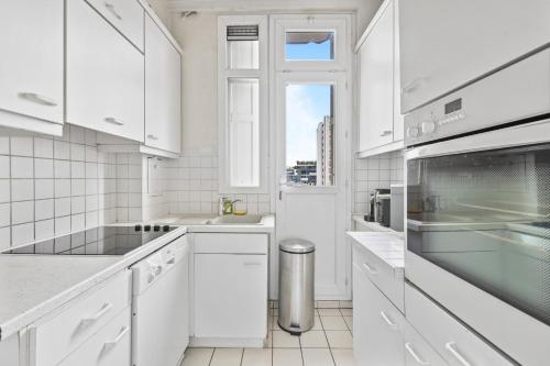 Chic Paris 15 Haven 1 Bedroom Apartment Free Netflix - image 14