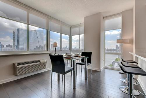Global Luxury Suites at Newport in Jersey City, USA