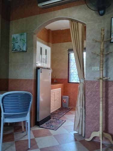 Kitchen, Shamrock Apartments in Wiang