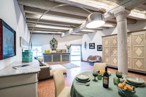 La Loggetta Grand Canal San Marco - One bedroom Apartment Canal View - image 4