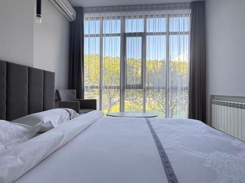 Green Hill – khách sạn tại Quận Medeu