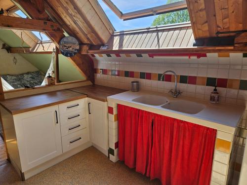 Kitchen, Bienvenue chez jacquou Chambre d'hote chez l'habitant in Aubure