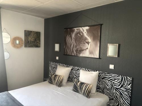 Hotel de Normandie - image 24