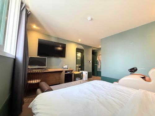 room detail thumbnail 0