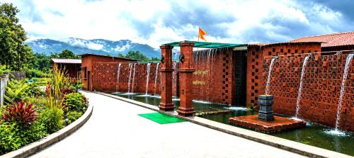 Isanya Estate A Luxury Nature Retreat in Unhere Bk